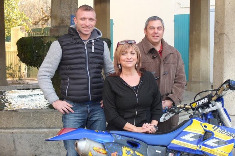 Charles Monier avec sa mère et un de ses sponsorts