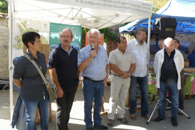 Rland Ruegg, le maire de Brantes, lors de l'inauguration