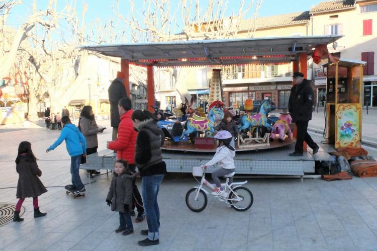 Le manège de l'association des commerçants - Fêtes de fin d'année 2013