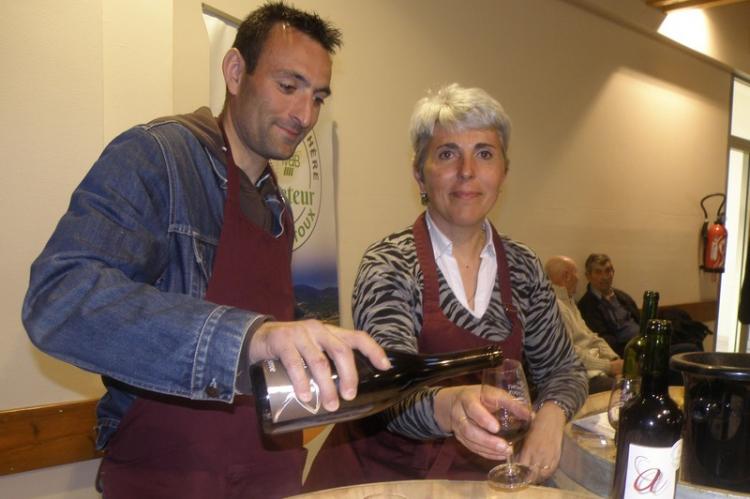 Guillaume Garcia et Line Isnard, stand des rouges