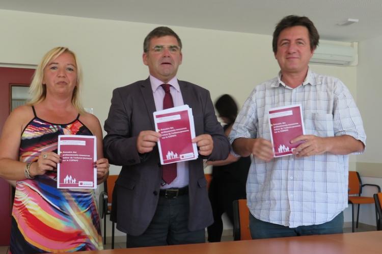 Cathy Allemand, directrice du RAM, Jean-Pierre Larguier, président de la Copavo, Jean-Christophe Camp, Centre de loisirs 