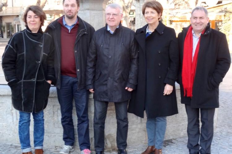 Sophie Rigaut, Jean-Roger Betty, Claude Haut, Marlène Thibaud, candidate aux législatives et Bernard Racanière, son suppléant.