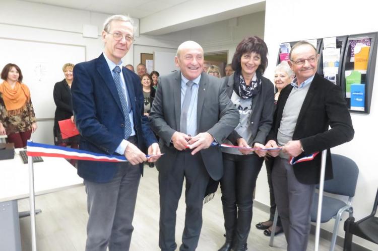 de G à D : le sous-préfet, les maires de Malaucène, Suzette et Beaumont du Ventoux