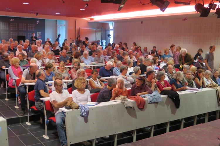 La librairie Montfort a fait le plein de l'amphithéâtre