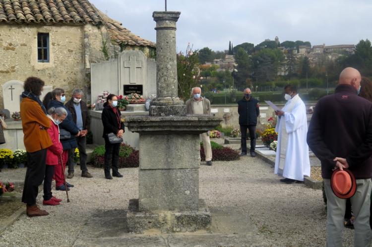 Bénédiction au cimetière