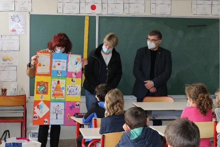 Remise des cartes à Sablet