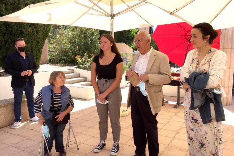 Régine Ogier, Lali Chave, Philippe Muro et Magdeleine Rousseau fêtent les bons résultats du concours d’éloquence du Lions Club