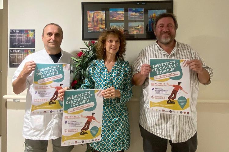 Docteur Philippe Beau, médecin-gériatre au Centre hospitalier de Vaison-la-Romaine, Martine Bethencourt-Scherer, coordinatrice du Point Infos Séniors du Haut-Vaucluse et Christophe Camp, chargé de coopération territoriale à la communauté de communes
