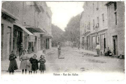La rue des Halles (Rue de la République)