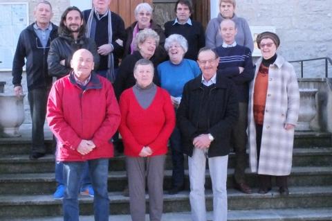 Les participants ont posé derrière la présidente et les maires