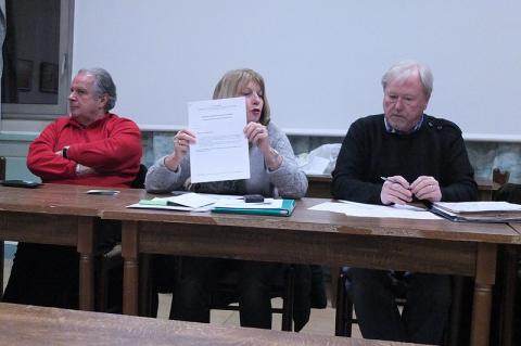 La présidente de l'association propose le questionnaire aux adhérents, le 27 ajnvier