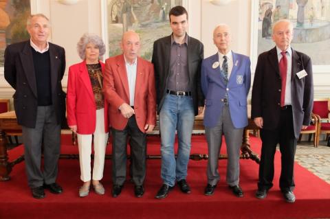 Christian Brunel, commissaire du congrès, Jean Brando, président du club local et sa compagne, et le Gouverneur du District, Antony Penaud, ont été reçus en mairie avec les congressistes par Jean-François Périlhou accompagné de Jacques Borsarelli, adjoint au maire. 