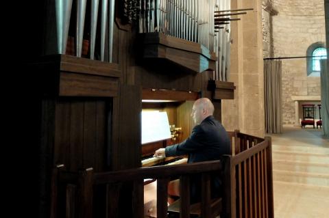 Sébastien Roussignol à l’orgue de chœur