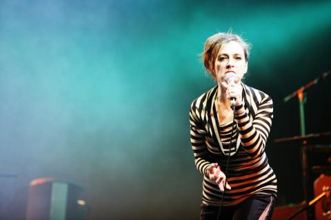 Au Fil Des Voix accueille Catherine Ringer
