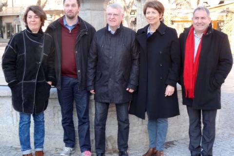 Sophie Rigaut, Jean-Roger Betty, Claude Haut, Marlène Thibaud, candidate aux législatives et Bernard Racanière, son suppléant.
