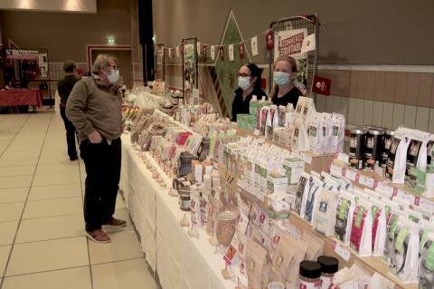Le stand alimentaire est gigantesque