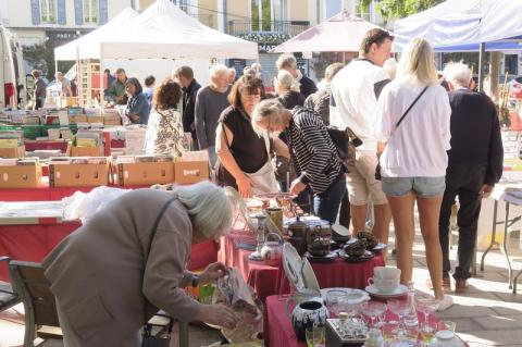 La brocante attirait beaucoup de mon