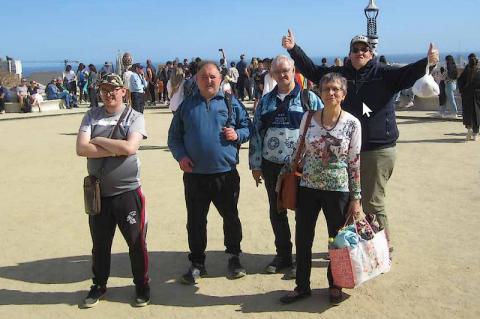 En visite à Barcelone, autour du Président (en bleu)