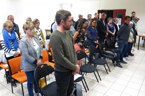 Minute de silence en hommage au professeur Dominique Bernard