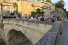 Rencontre sur le pont romain