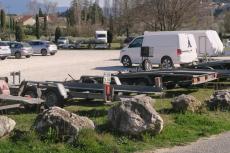 Les remorques stationnent parking Saint Quenin