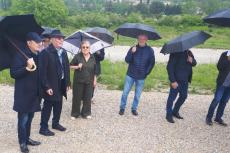 sur le parking pour touristes au hameau de Veaux