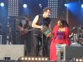 Johnny Clegg (avec Mandisa Dlanga) à la Fête de l'Humanité le 14 septembre 2007 - Photo Cécilia D. 