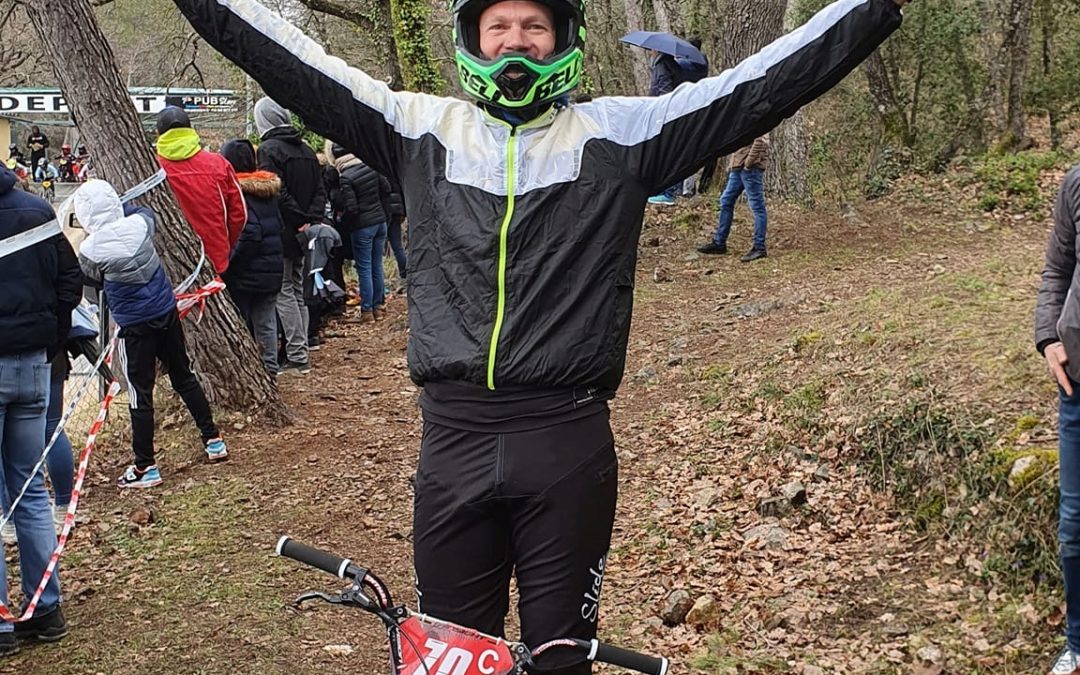 ALIX COLLOT SUR LE PODIUM