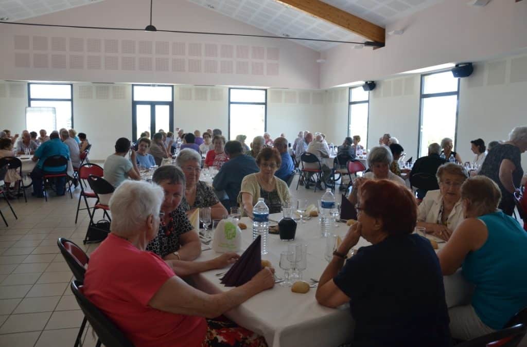 REPAS DE FIN D’ANNEE POUR LE CLUB DU 3e AGE