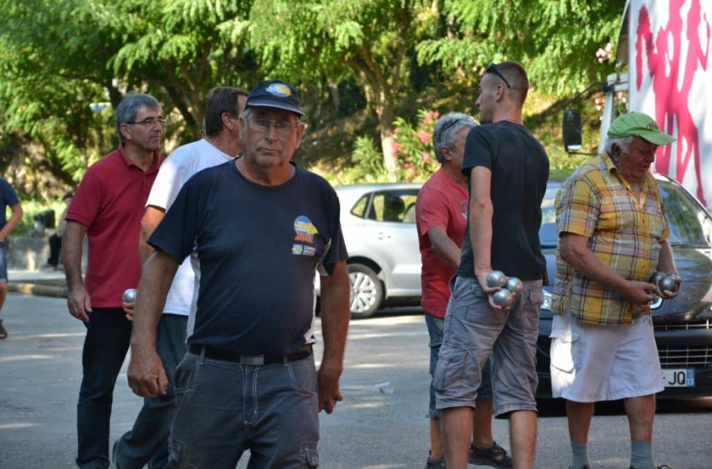 FETE VOTIVE : AVIS AUX AMATEURS DE BOULES ET DE BELOTE