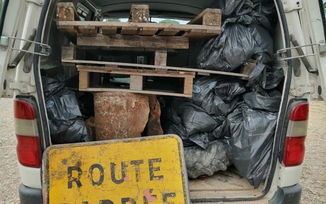 LES BORDS DE L&rsquo;OUVÈZE NETTOYÉS
