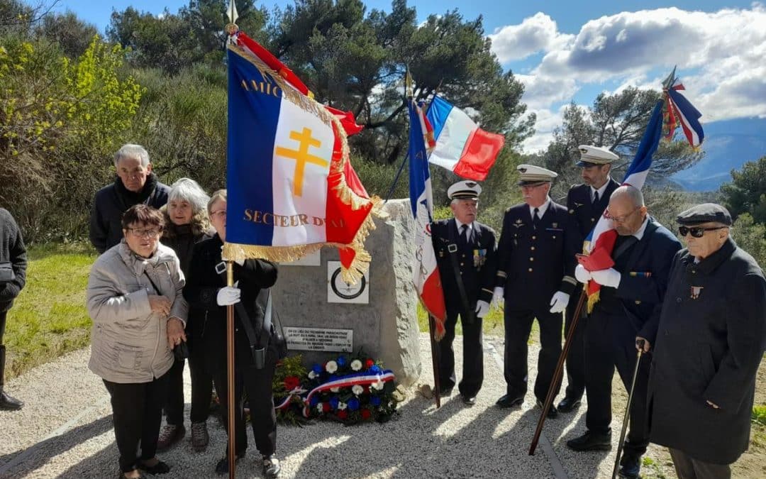 UNE STÈLE EN SOUVENIR DES PARACHUTAGES HISTORIQUES POUR LA RÉSISTANCE