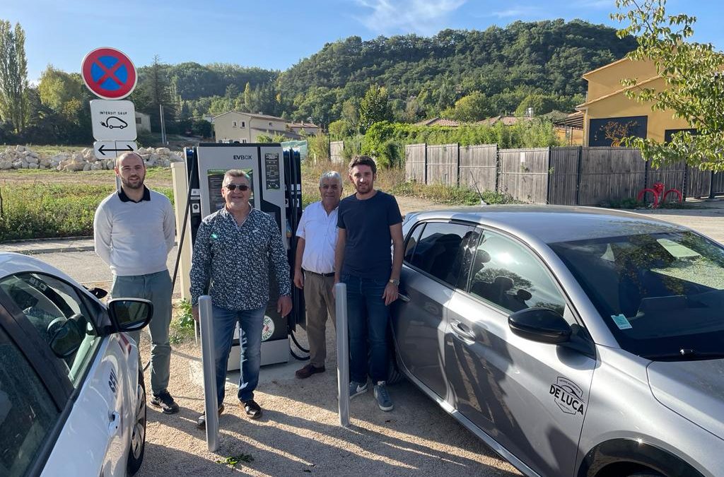 LE VILLAGE SE DOTE D’UNE BORNE ÉLECTRIQUE