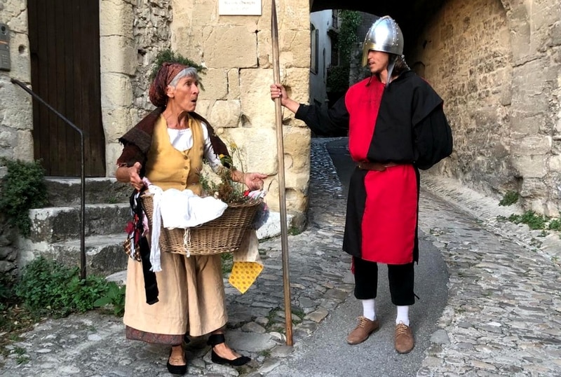 costumes