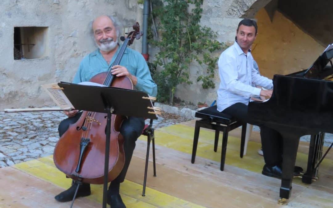 DEUX MAÎTRES DE RENOMMÉE INTERNATIONALE CHARMENT LEUR AUDITOIRE