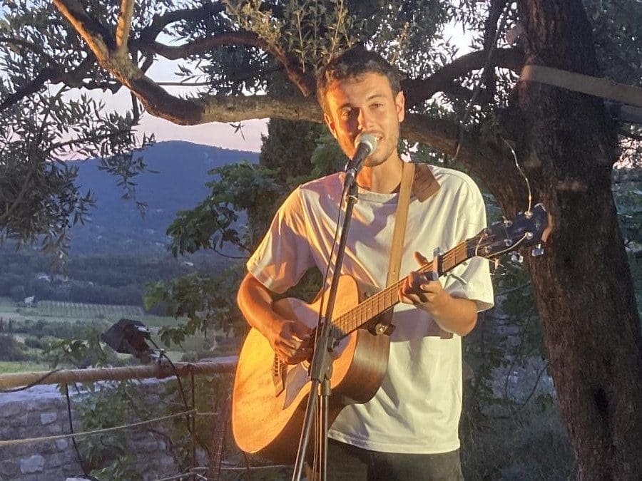 CONCERT AU CHÂTEAU POUR VALENTIN SORBIER