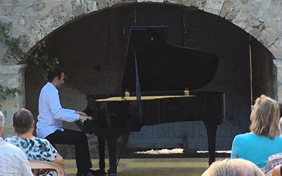 OVATIONS POUR LES PIANISTES VIRTUOSES JEAN-FRANÇOIS ET CLÉMENT BOUVERY