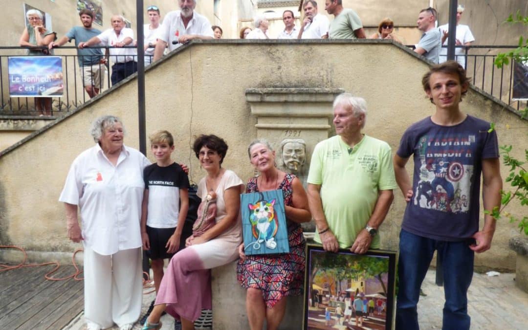 CLAP DE FIN POUR LES ARTISTES AU VILLAGE