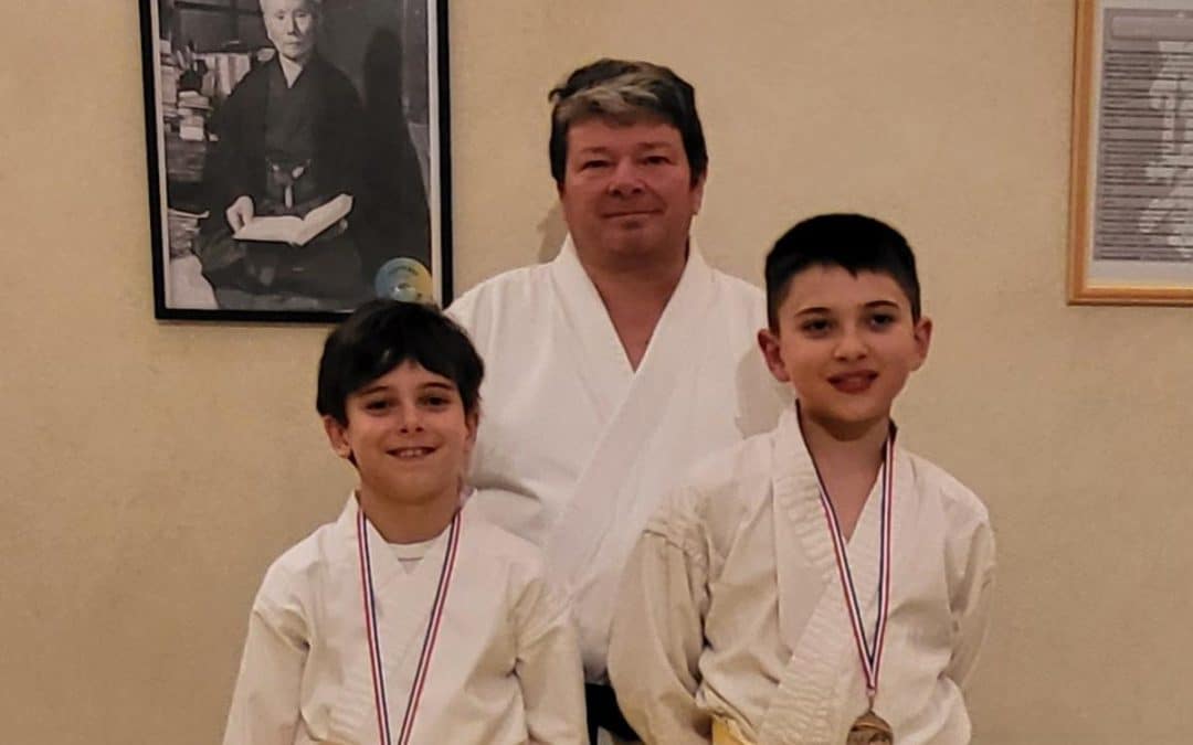 DEUX JEUNES KARATÉKAS PUYMÉRASSIENS MÉDAILLÉS