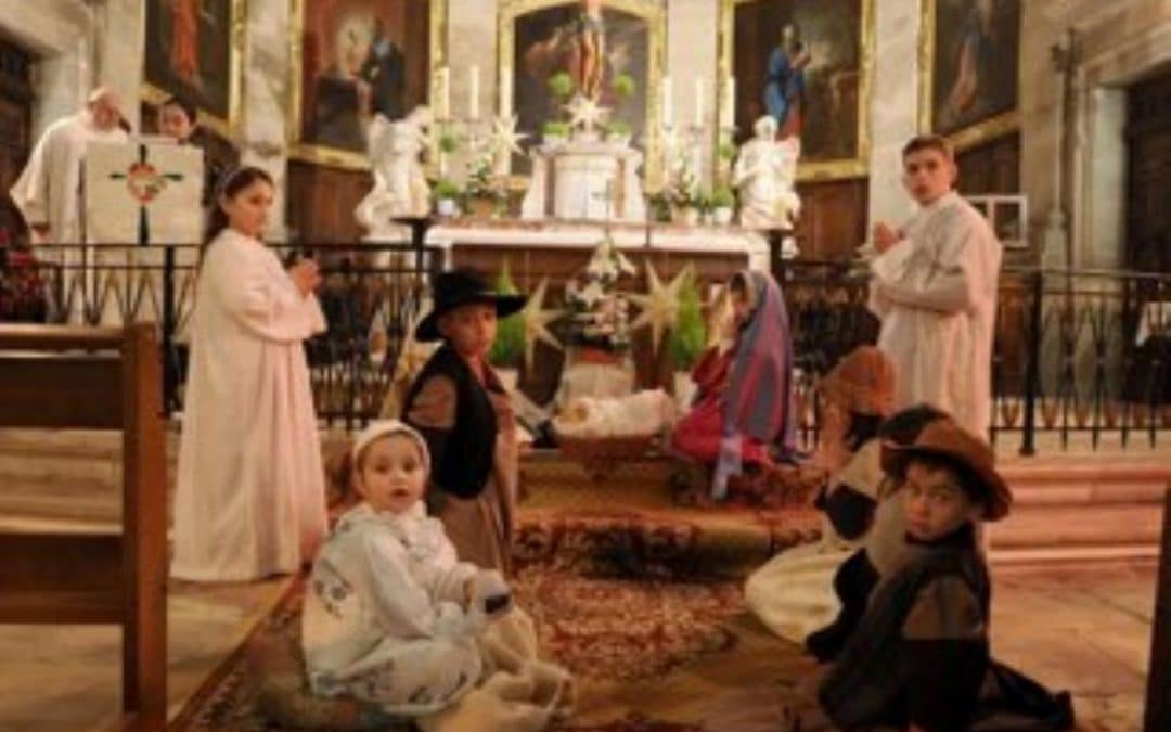 UNE BELLE VEILLÉE DE NOËL AVEC LA CRÈCHE VIVANTE