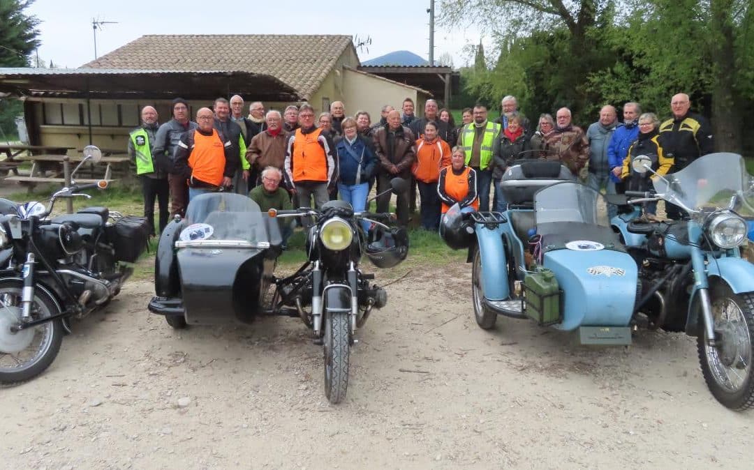 BALADE HUMIDE MAIS CONVIVIALE POUR LES SIDE-CARS