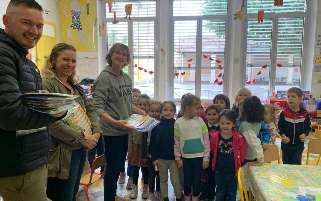 LES CHOCOLATS DE PÂQUES DISTRIBUÉS AUX ÉCOLES