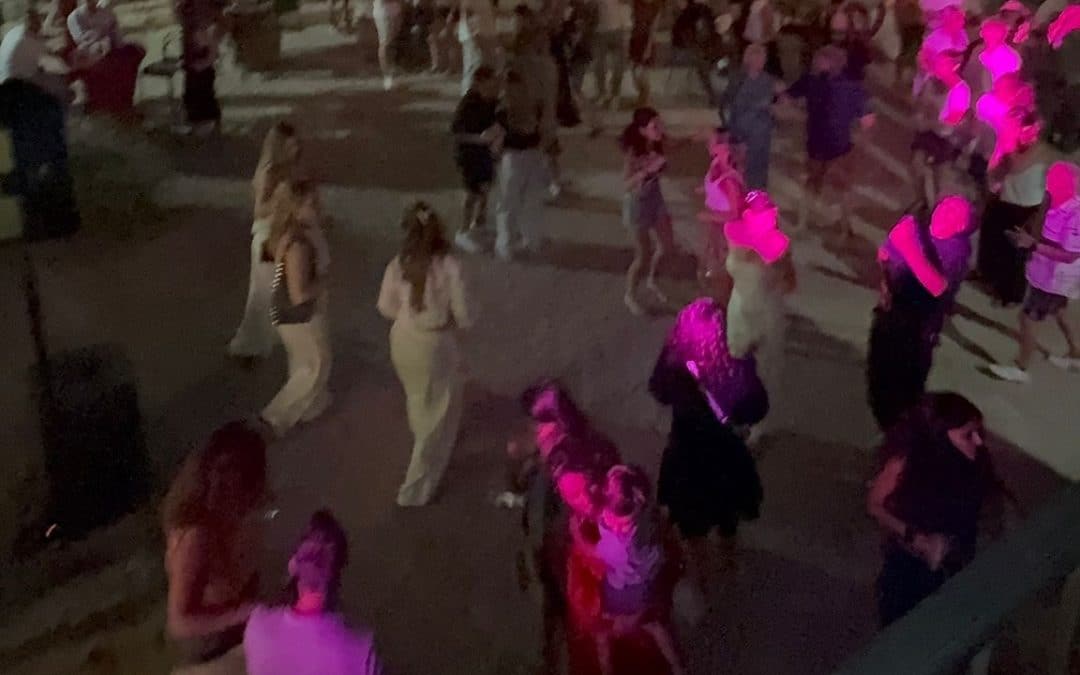 FIN DES FESTIVITÉS ESTIVALES AU MAS DES FLAUZIÈRES