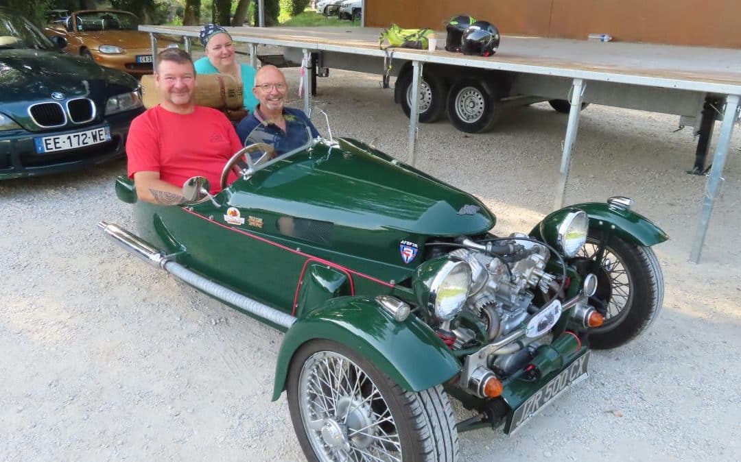 BELLE BALADE POUR LES VOITURES ANCIENNES