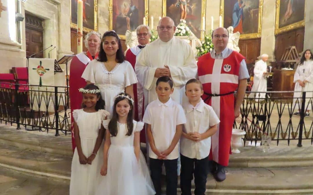 BAPTÊMES ET PREMIÈRES COMMUNIONS