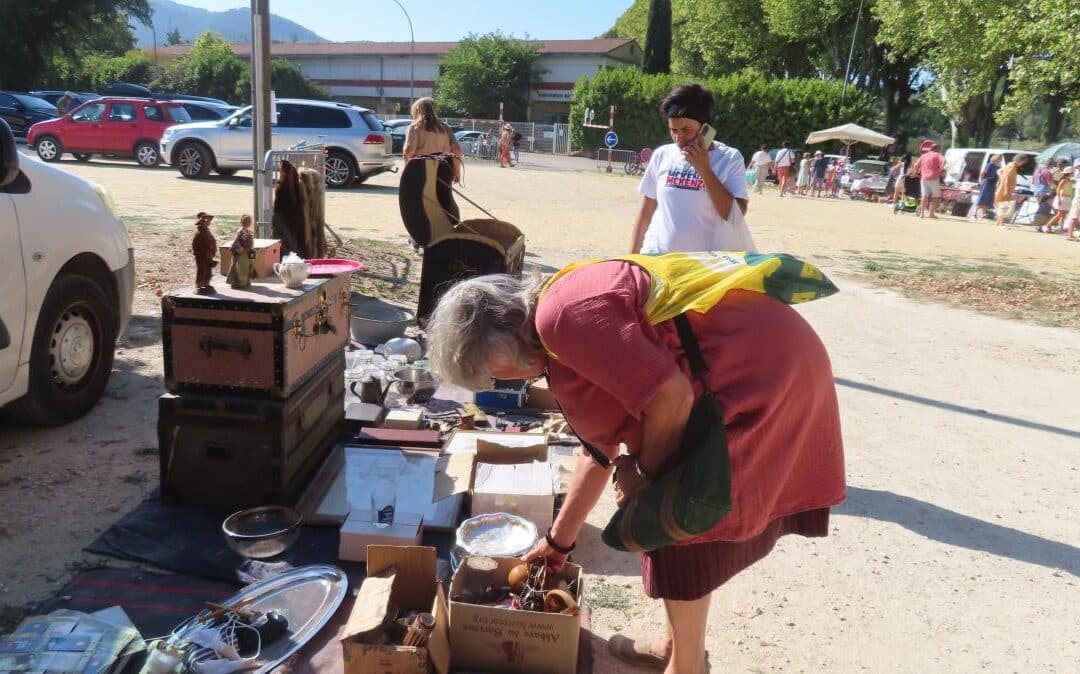 SYMPATHIQUE VIDE-GRENIER