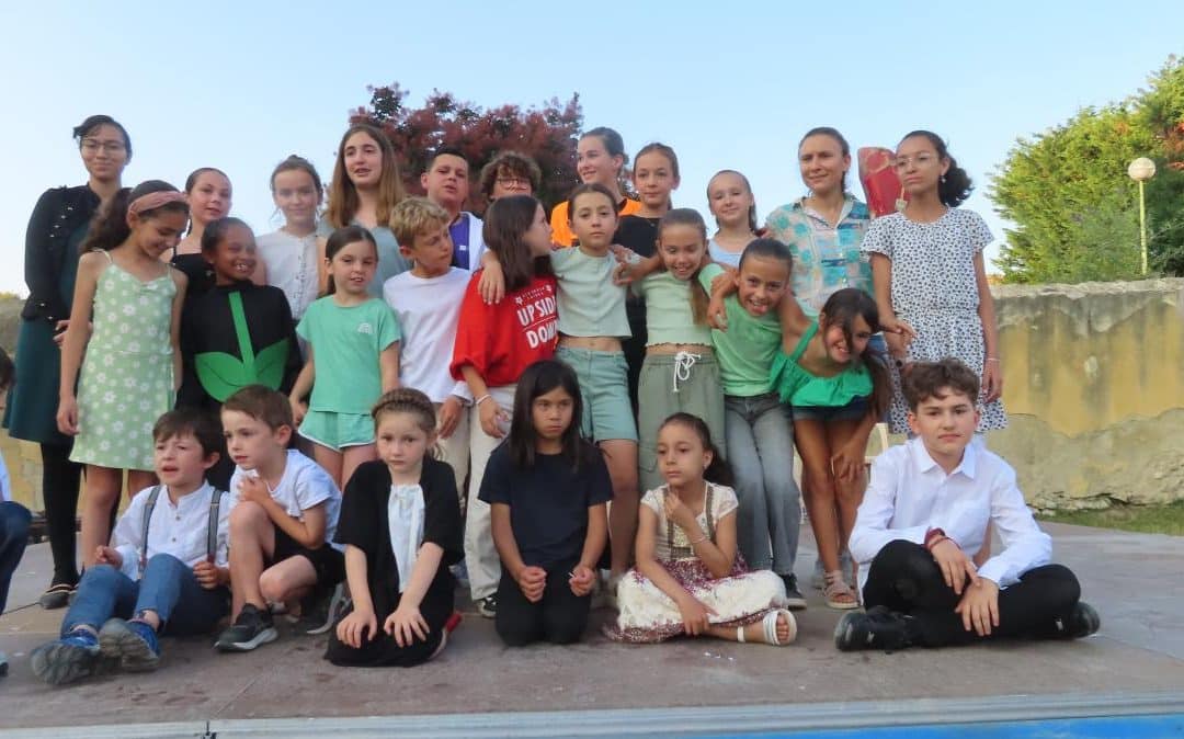 SPECTACLE DE FIN D&rsquo;ANNÉE POUR LES APPRENTIS COMEDIENS