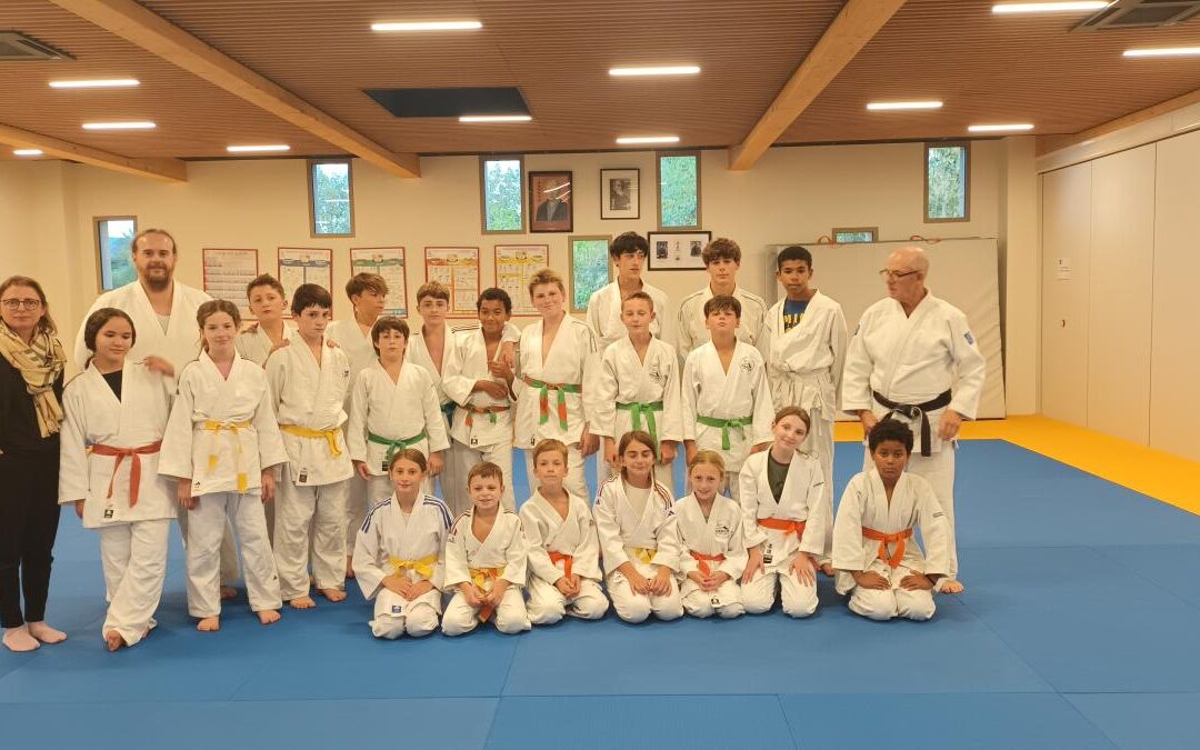 UNE NOUVELLE ÉDUCATRICE AU JUDO
