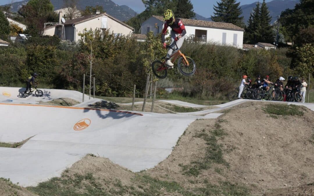 LE PUMPTRACK, SUR LE SITE DES PALIVETTES VIENT D&rsquo;ÊTRE INAUGURÉ