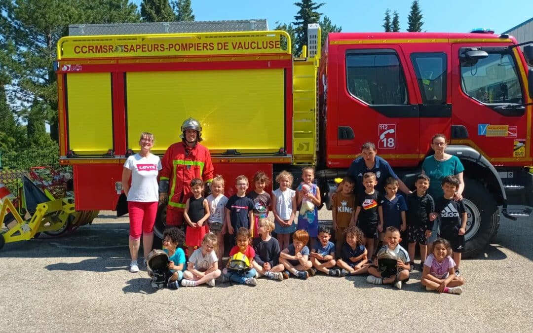 LES PETITS EN VISITE CHEZ LES POMPIERS
